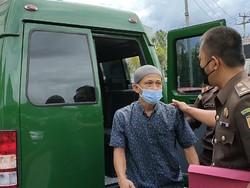 Pilu Ayah di Garut Curi HP untuk Anak Belajar Online-Dibebaskan Jaksa