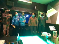 Kemenparekraf-Pemprov DKI Tinjau Penerapan Prokes di Tempat Karaoke Jakarta