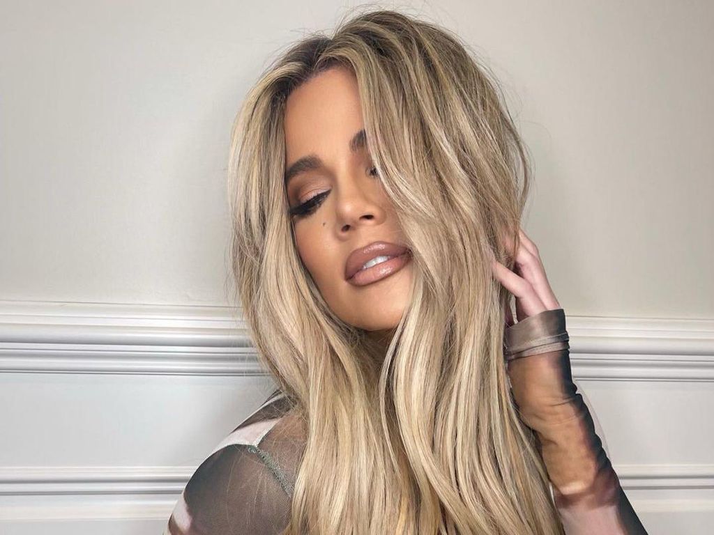 Model Tuntut Perusahaan Khloe Kardashian Rp 1,5 M karena Telat Bayar Gaji Model Tuntut Perusahaan Khloe Kardashian Rp 1,5 M karena Telat Bayar Gaji
