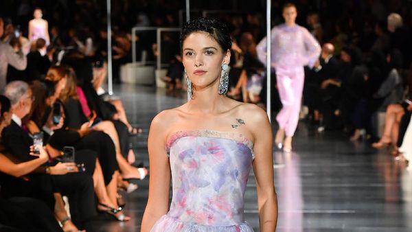 10 Koleksi Busana Giorgio Armani One Night Only di Dubai