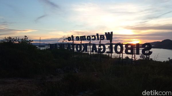 Sunset Eksotis di Kota Terkecil Indonesia