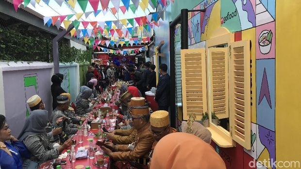Kue Taripang di Balai Wisata Mascara Bambapung Kue Taripang di Balai Wisata Mascara Bambapung