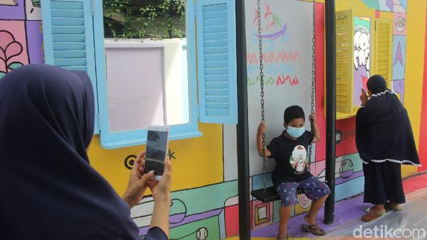Potret Kue Taripang dan Spot Foto Selfie Baru di Makassar