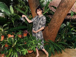 Nadine Chandrawinata Pamer Foto Jadul, Paras Ibunya Disebut Mirip Putri Diana