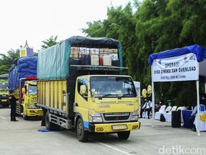 Nyali Besar Truk ODOL: SIM, STNK, KIR Disita Masih Nekat Jalan Terus Nyali Besar Truk ODOL: SIM, STNK, KIR Disita Masih Nekat Jalan Terus