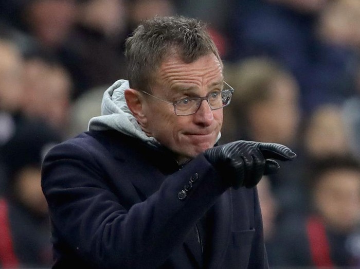 SALZBURG, AUSTRIA - NOVEMBER 29:  Ralph Rangnick, head coach of Leipzig reacts during the UEFA Europa League Group B match between RB Salzburg and RB Leipzig at  on November 29, 2018 in Salzburg, Austria.  (Photo by Alexander Hassenstein/Getty Images)