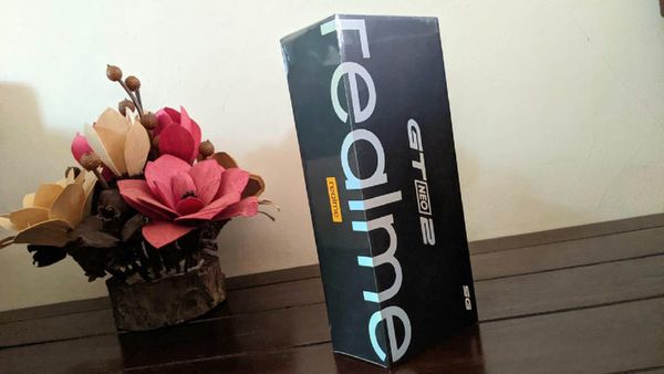 Unboxing Realme GT Neo 2, Warna Imut Tapi Speknya Gahar
