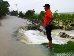 2 Tanggul Sungai di Lamongan Kembali Jebol