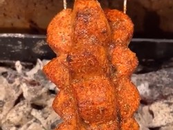 Masak Torpedo Kambing Panggang, Video Netizen Ini Ditonton 30 Juta Kali