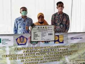 Warga Terdampak Proyek Bendungan Bener Terima Ganti Rugi