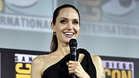 6 Artis Dunia Wanita Frontal Bela Palestina, Angelina Jolie Hingga Gigi Hadid