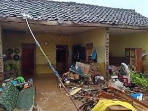 26 Rumah di Kabupaten Bandung Terendam Banjir Akibat Tanggul Jebol