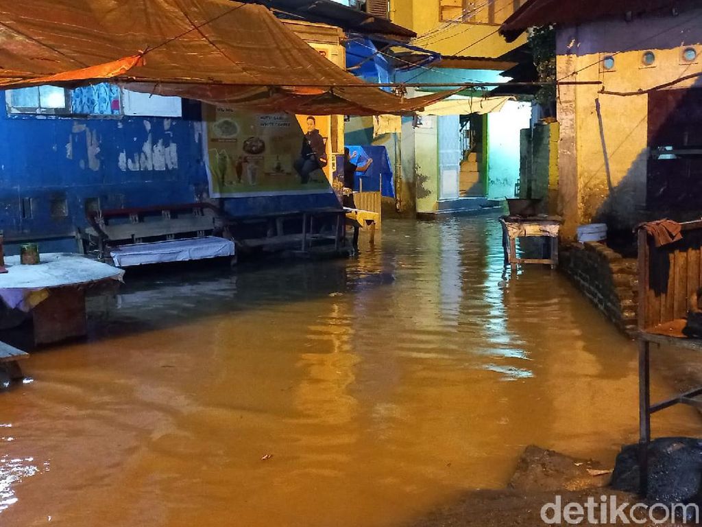 Sempat Surut, Kampung Aur Medan Banjir Lagi Malam Ini