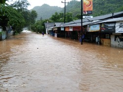 Perkampungan Nelayan Sadeng Gunungkidul Banjir, Warga Mengungsi ke Pos AL