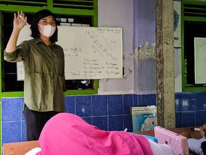 Kala Polwan Nyambi Guru Les Gratis untuk Anak-anak di Pelosok Kulon Progo Kala Polwan Nyambi Guru Les Gratis untuk Anak-anak di Pelosok Kulon Progo