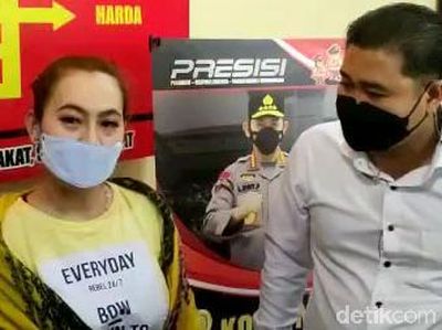 Ditangkap Gegara Promosi Judi Online, DJ Sandra Arimbi Jadi Tersangka