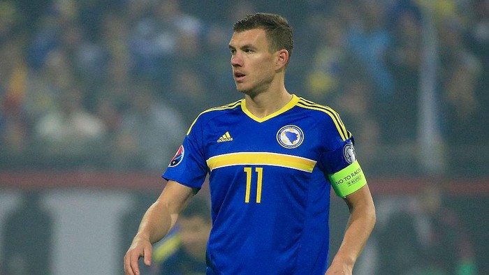 ZENICA, BOSNIA AND HERZEGOVINA - NOVEMBER 13. Edin Dzeko of Bosnia looks on during the EURO 2016 Qualifier Play-Off First Leg match at Bilino Polje Stadium on November 13, 2015 in Zenica, Bosnia and Herzegovina. (Photo by Srdjan Stevanovic/Getty Images)