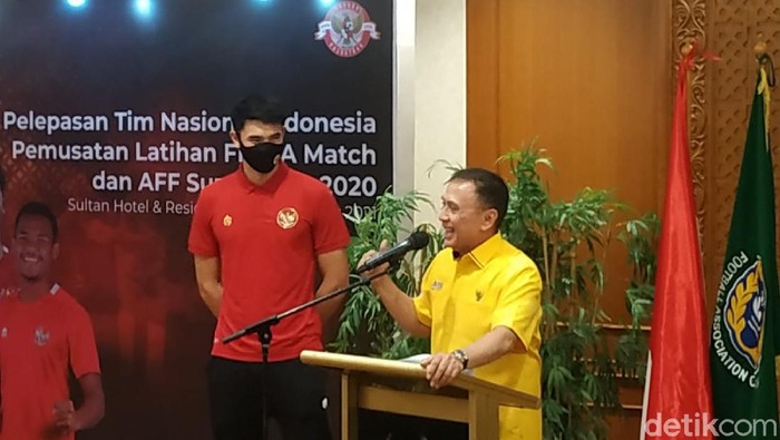 Elkan Baggott diperkenalkan ke Timnas Indonesia oleh Ketua Umum PSSI, Mochamad Iriawan, di Jakarta pada Kamis 11 November 2021.