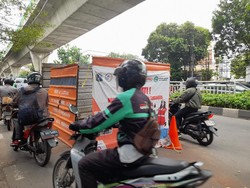 detikcom Do Your Magic: Galian Tengah Jalan Bikin Macet Kapten Tendean