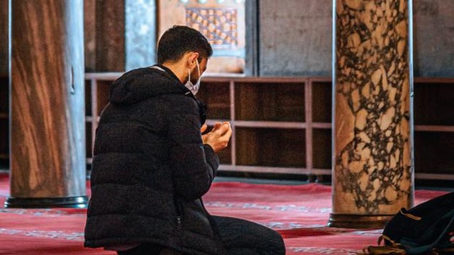 Gosip Terkini Selebriti Insertlive : 5 Pesepakbola Indonesia yang Mualaf, Ada yang Masuk Pesantren