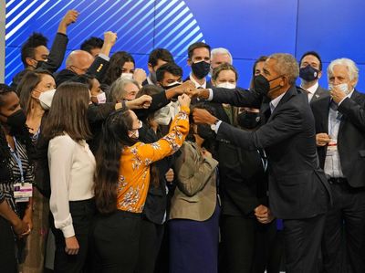 Kharisma Obama Belum Sirna