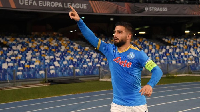 NAPLES, ITALY - OCTOBER 21: Lorenzo Insigne of SSC Napoli celebrates after scoring their sides first goal during the UEFA Europa League group C match between SSC Napoli and Legia Warszawa at Stadio Diego Armando Maradona on October 21, 2021 in Naples, Italy. (Photo by Francesco Pecoraro/Getty Images)