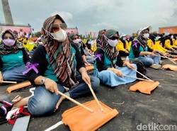Melihat Meriahnya Festival Rampak Genteng di Majalengka