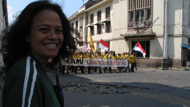 Mira Lesmana saat produksi film Mira Lesmana saat produksi film