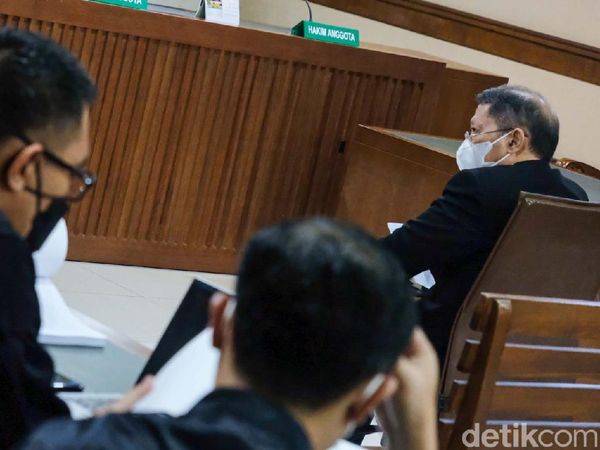 RJ Lino Dituntut 6 Tahun Penjara dalam Kasus Korupsi Crane Pelabuhan