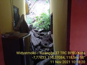 Diguyur Hujan, 1 Rumah di Bantaran Kali Code Yogya Tertimbun Longsor Diguyur Hujan, 1 Rumah di Bantaran Kali Code Yogya Tertimbun Longsor