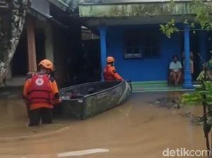 Ada 8 Titik Bencana Banjir dan Longsor Akibat Hujan Lebat di Jember