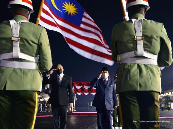 Prabowo Subianto Jemput Kedatangan Menhan Malaysia di Bandung