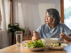 Sering Makan Sendirian Ternyata Bisa Memicu Risiko Penyakit Jantung