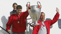 Salah satu yang akan dikenang dari Gerrard adalah keberhasilannya membantu Liverpool juara Liga Champions 2004/2005. (Foto: Getty Images/Daniel Berehulak)