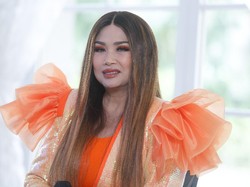 Titi DJ Lebih Bangga Dikenal Ibunda Stephanie Poetri