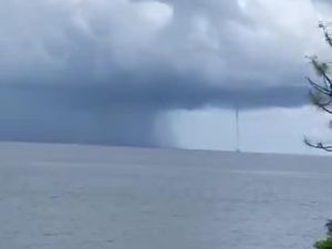 Muncul di Perairan Bali, Apa itu Fenomena Alam Waterspout?