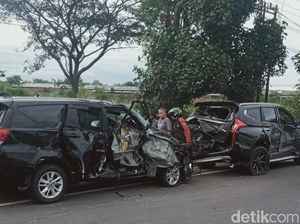4 Mobil Ringsek Usai Tabrakan Beruntun di Jalan Yogya-Solo