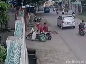 Viral Video Aksi Pencurian Sekarung Paket yang Dibawa Kurir di Bogor
