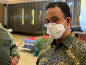 Anies Cek Kafe Tak Berizin di Kemang Utara yang Berdiri di Atas Saluran Air Anies Cek Kafe Tak Berizin di Kemang Utara yang Berdiri di Atas Saluran Air