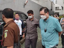 Bos Apartemen di Surabaya Dijebloskan Hakim ke Penjara Usai Sidang Dakwaan