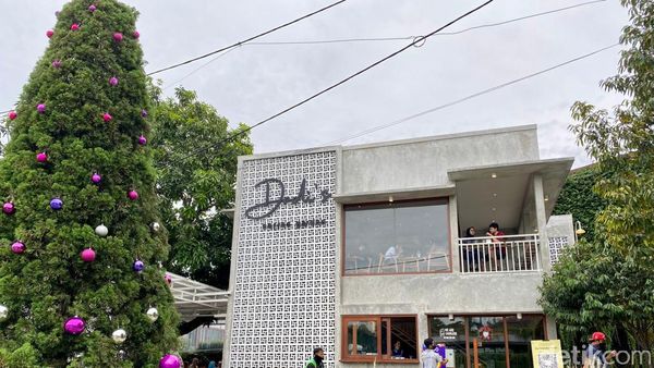 Nyantai di Coffee Shop Kece di Depok, Cicip Udon Tek Tek dan Es Kopi Susu
