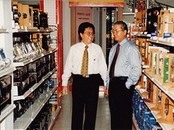 Cerita Owner Depo Bangunan, Bertahan Saat Kerusuhan 1998-Pandemi