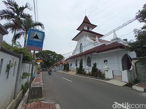 Orang Depok Zaman Dulu... Ngomong Pakai Bahasa Belanda Orang Depok Zaman Dulu... Ngomong Pakai Bahasa Belanda