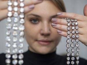 Dilelang, Gelang Ratu Terakhir Prancis Laku Rp 114 Miliar