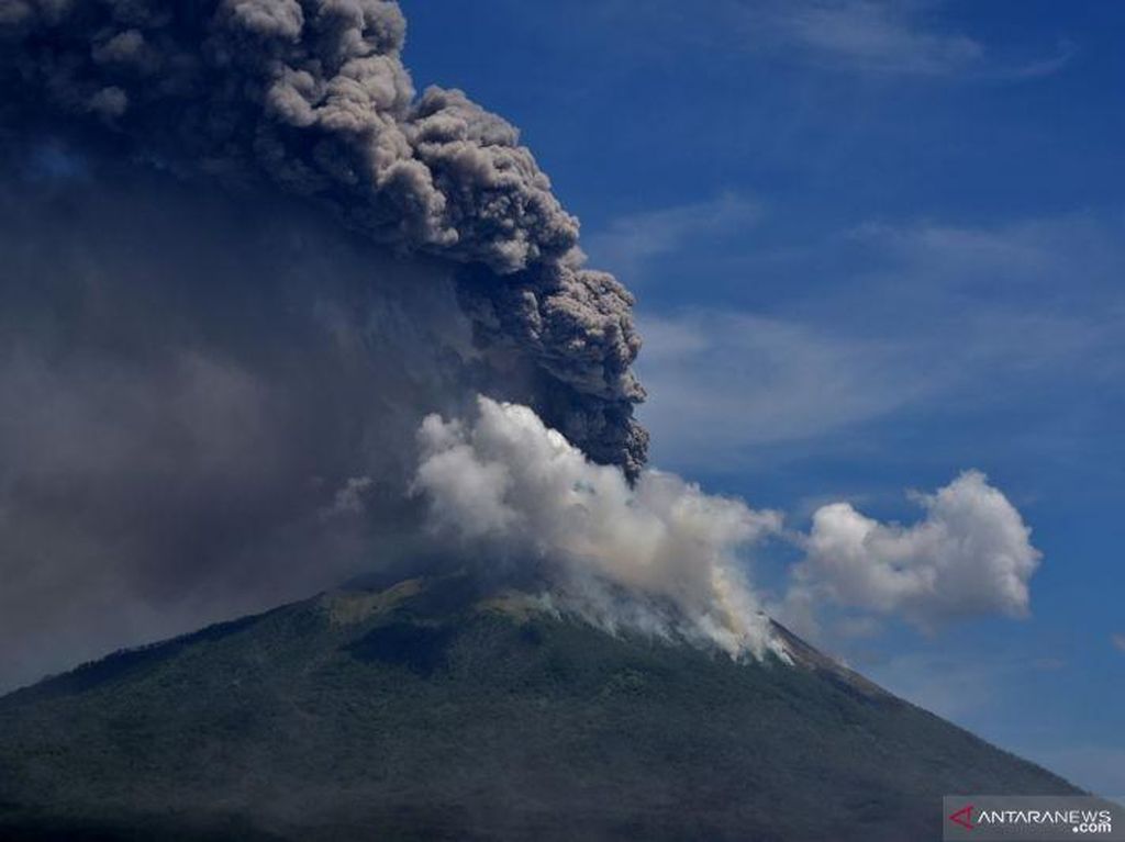 NTT Siaga, Gunung Illi Lewotolok Kembali Erupsi