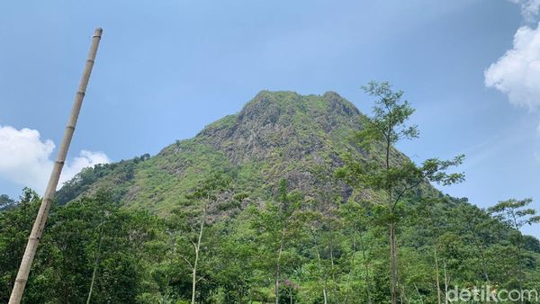 Gunung Batu Jonggol yang Menyimpan Kisah Tragis dan Mistis