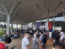 Hari ke-2 GIIAS 2021 Diserbu Pengunjung, Awas Jaga Jarak!