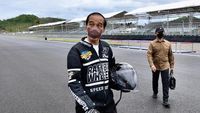 Melihat Lagi Outfit Karya Anak Bangsa saat Jokowi Jajal Sirkuit Mandalika