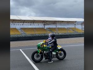 Momen Jokowi Jajal Sirkuit Mandalika