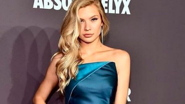 7 Fakta Josie Canseco, Model yang Tak Pakai Bra Saat Jalan Bareng Ayah
